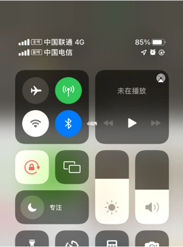 防城苹果手机维修分享iPhone双卡信号解决办法 
