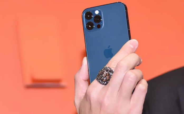 防城苹果手机维修分享iPhone12系列重启方法教程 