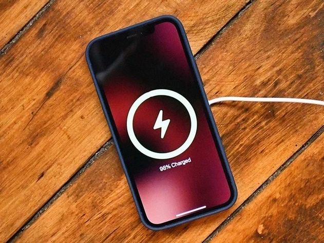 防城苹果手机维修分享iPhone 12可以随便充电吗 